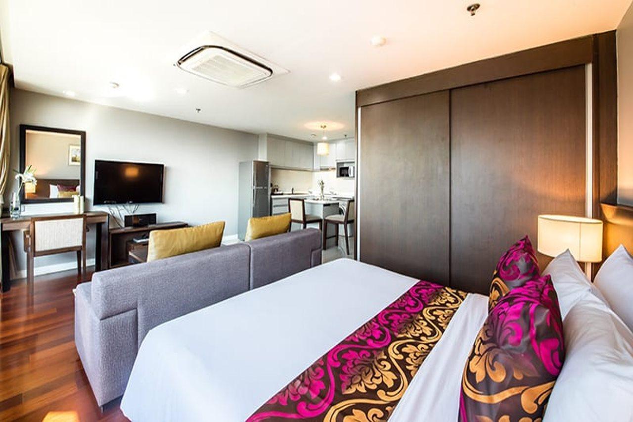 Royal Suite Hotel Бангкок Экстерьер фото