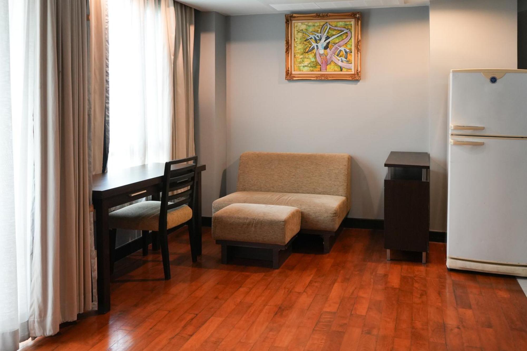 Royal Suite Hotel Бангкок Экстерьер фото