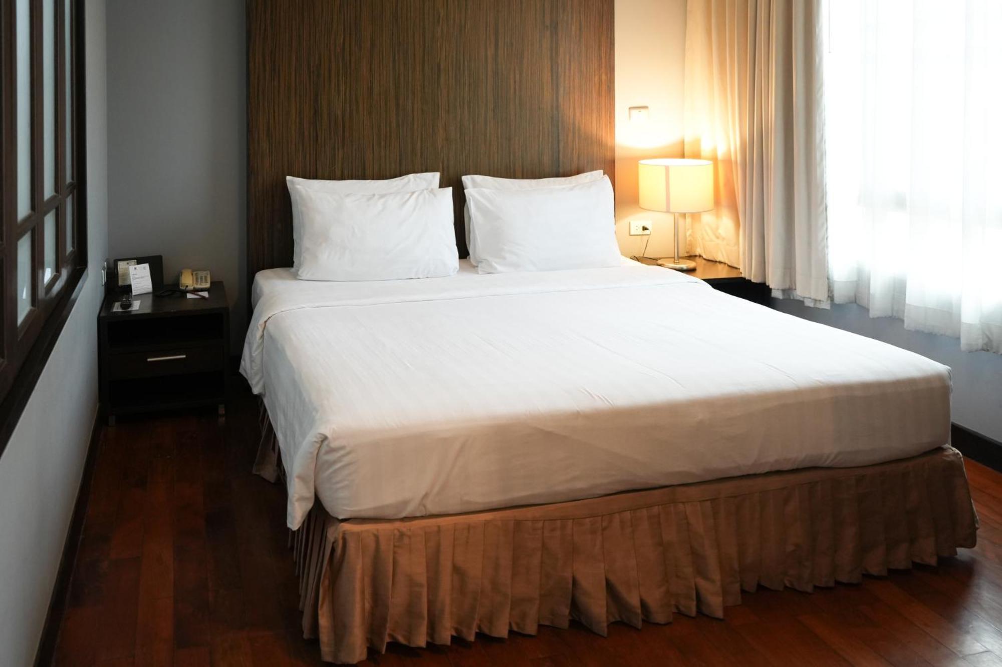 Royal Suite Hotel Бангкок Экстерьер фото