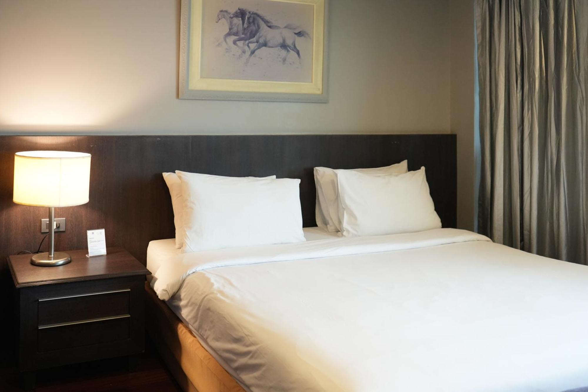 Royal Suite Hotel Бангкок Экстерьер фото