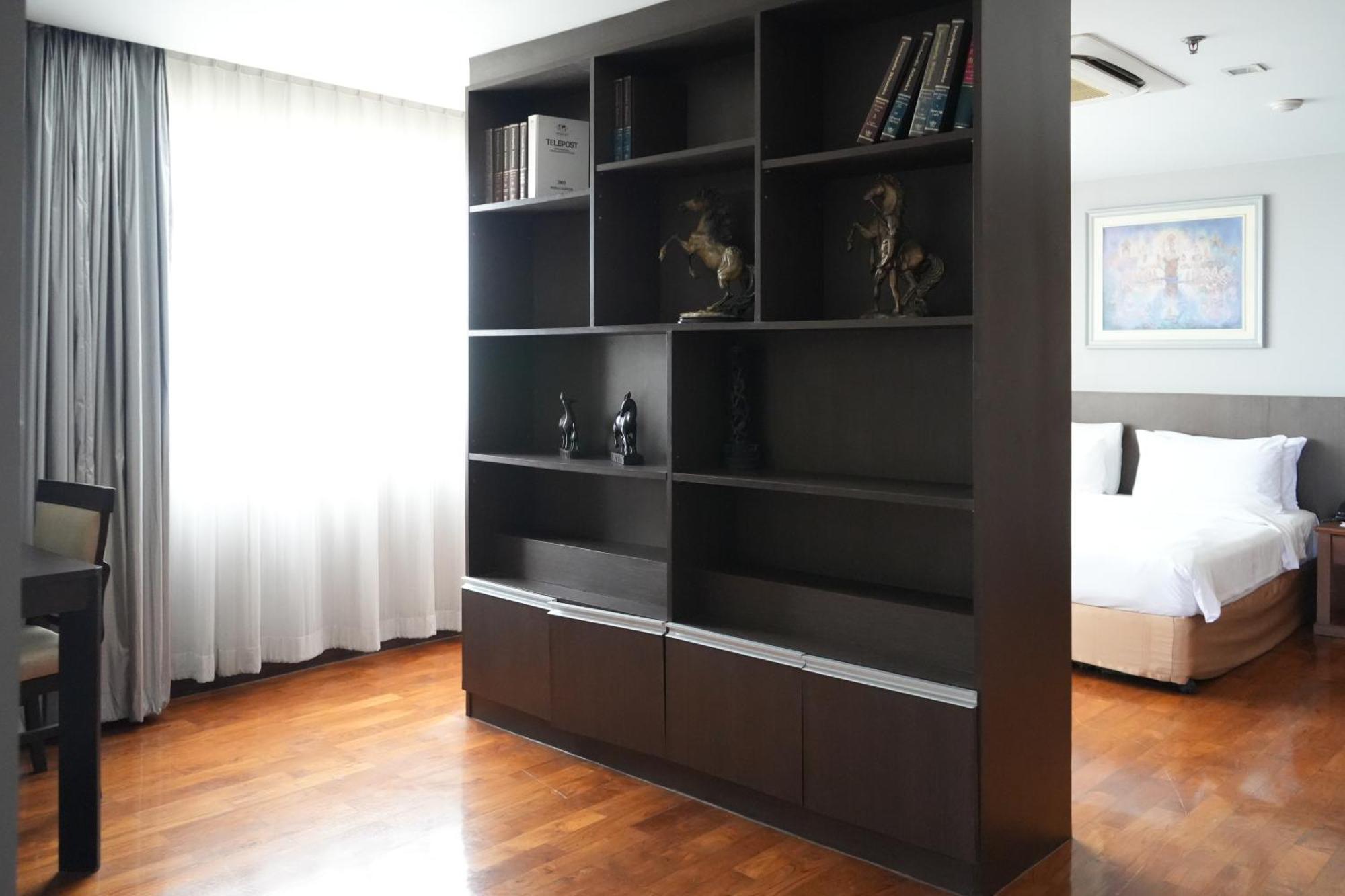 Royal Suite Hotel Бангкок Экстерьер фото