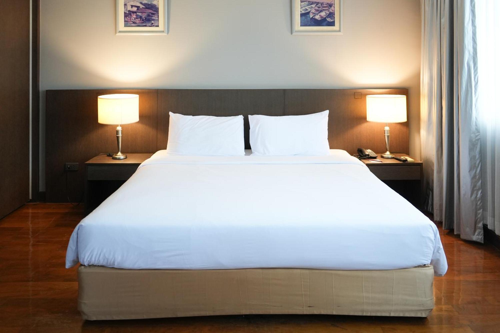 Royal Suite Hotel Бангкок Экстерьер фото