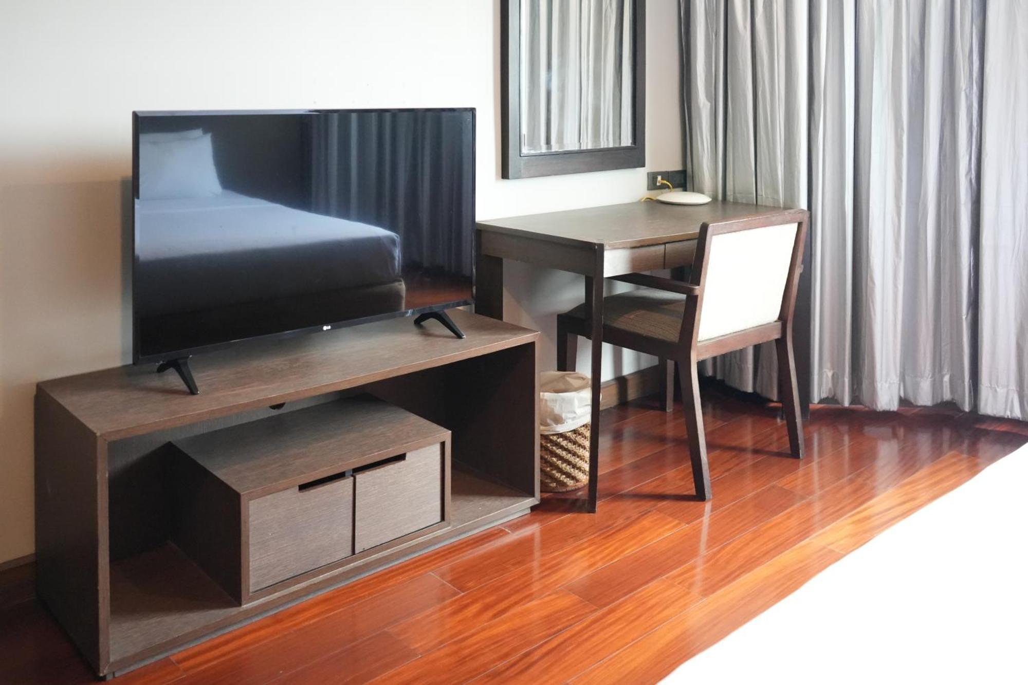 Royal Suite Hotel Бангкок Экстерьер фото