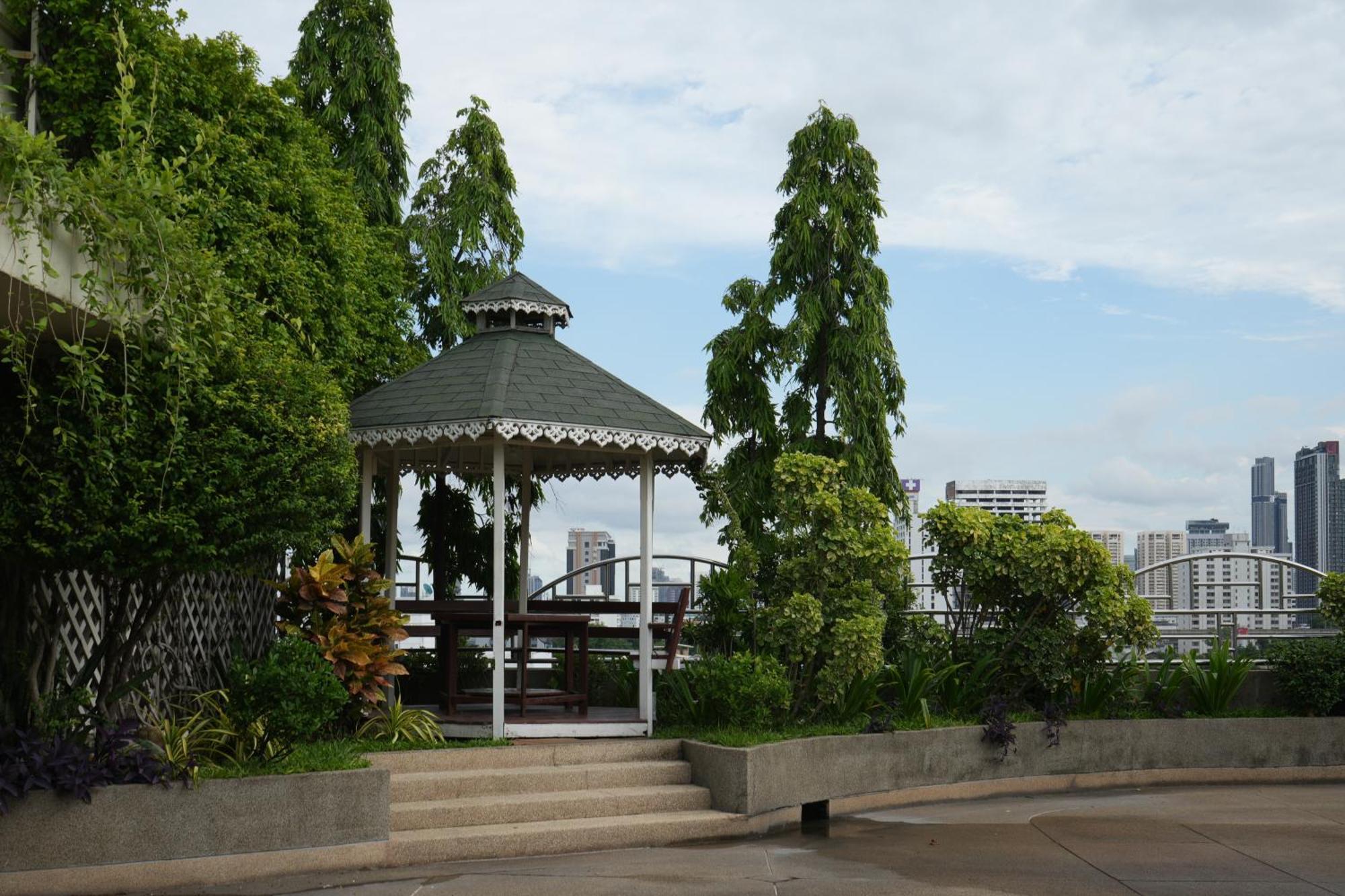 Royal Suite Hotel Бангкок Экстерьер фото