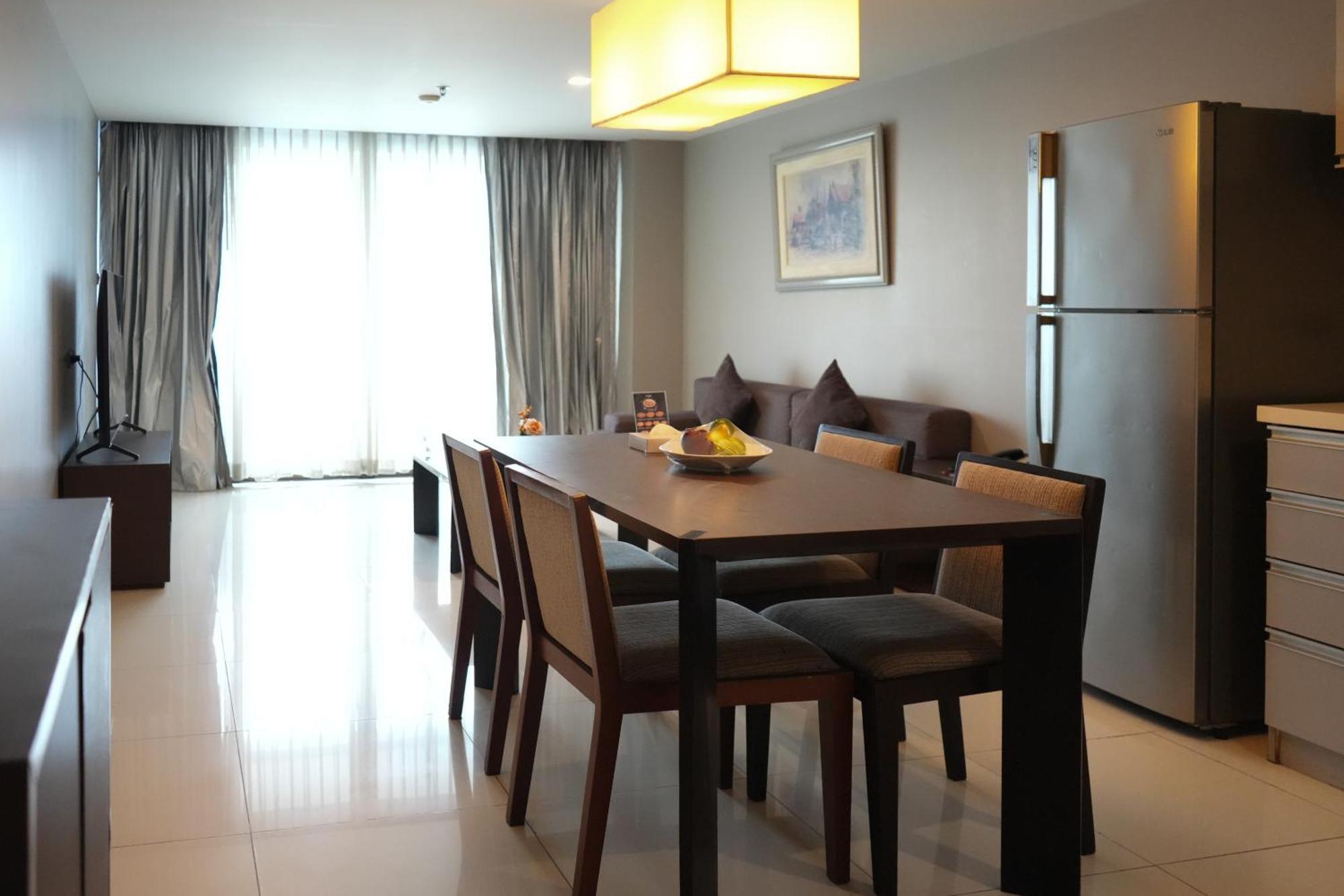 Royal Suite Hotel Бангкок Экстерьер фото
