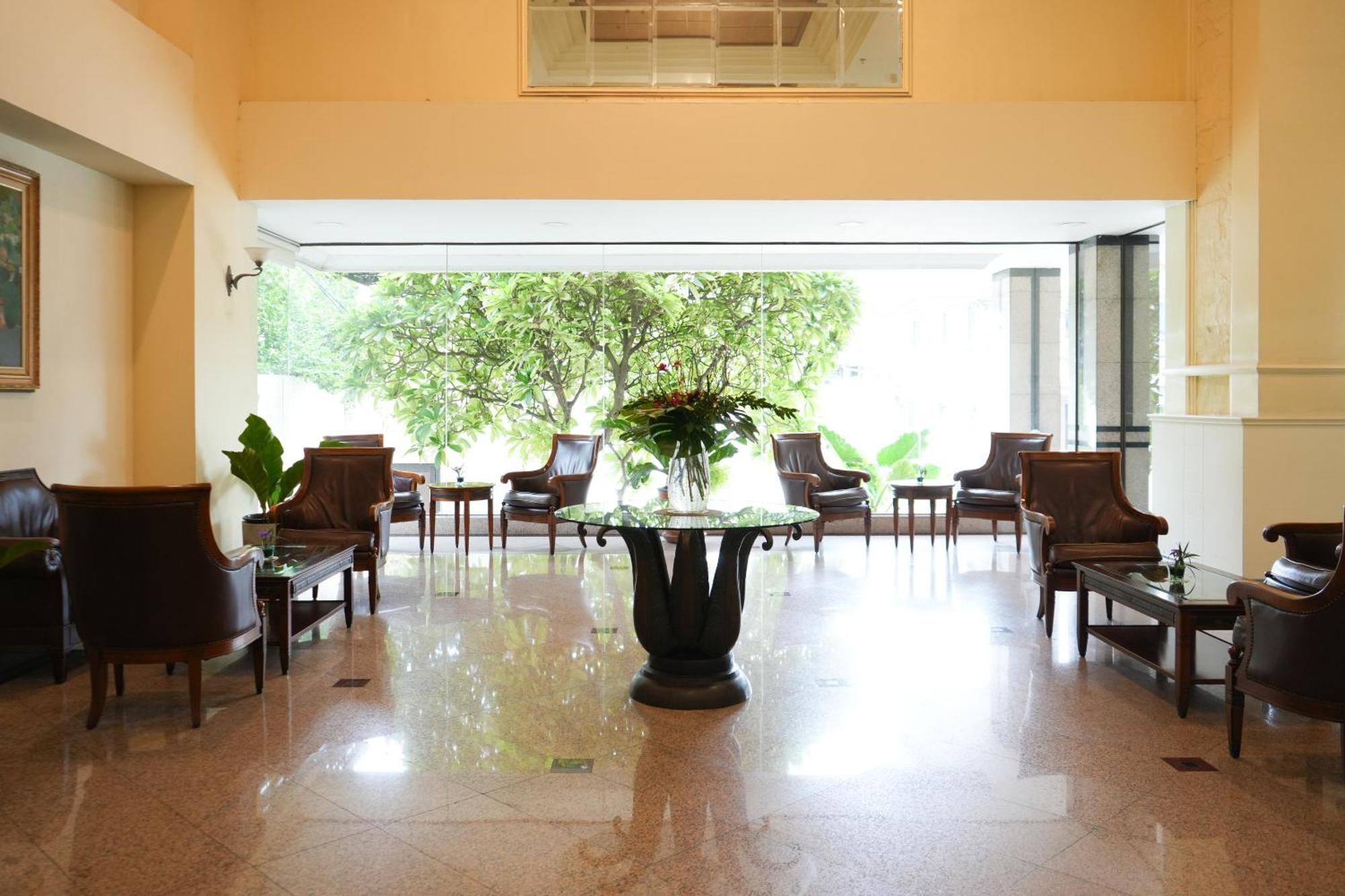 Royal Suite Hotel Бангкок Экстерьер фото